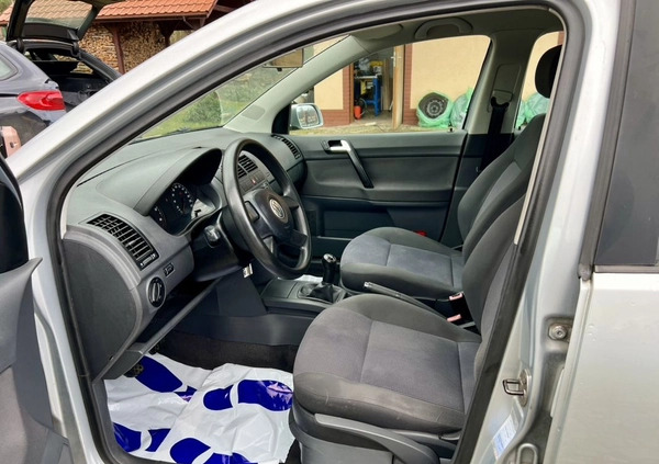 Volkswagen Polo cena 7490 przebieg: 214000, rok produkcji 2004 z Wołów małe 326